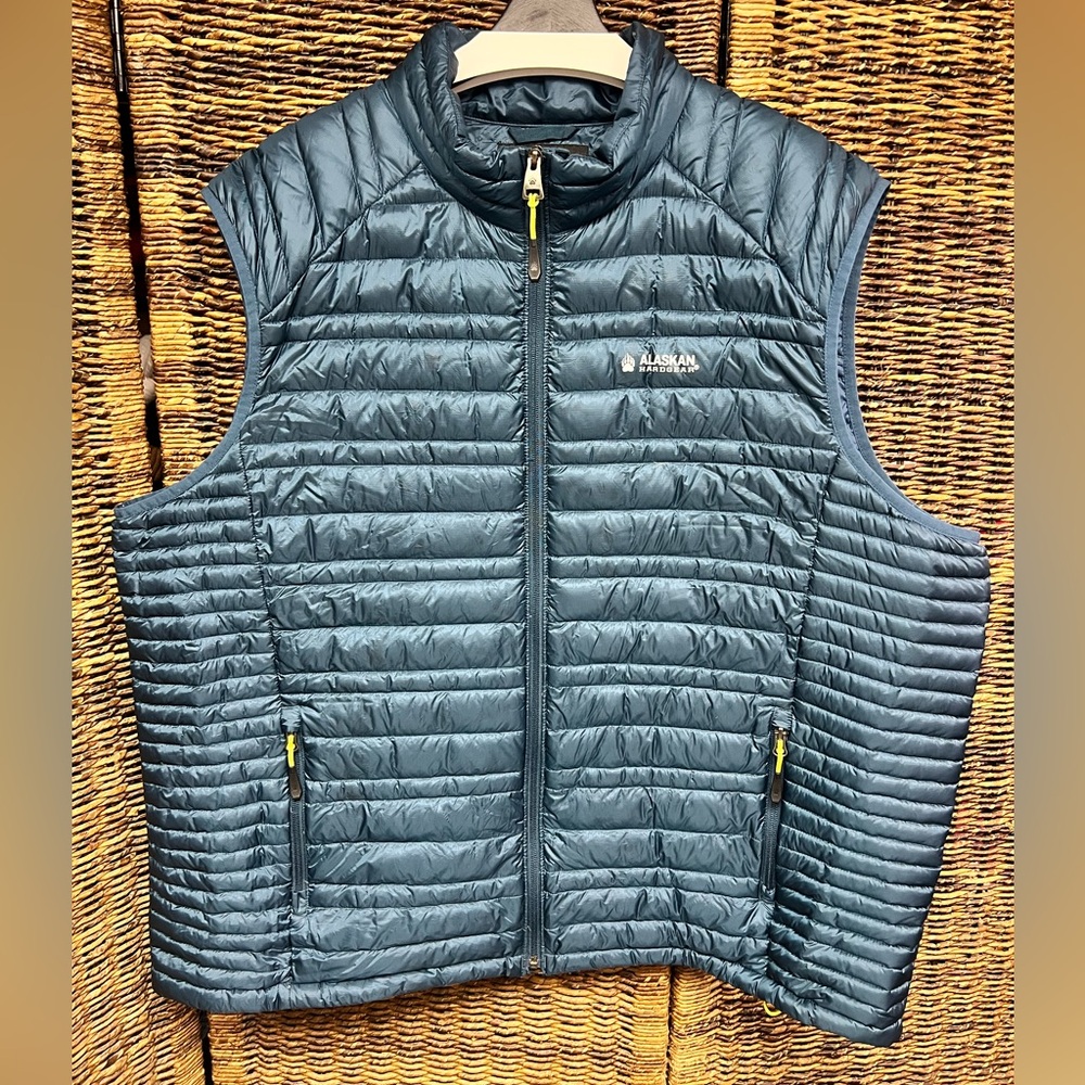 Alaskan Hardgear by Duluth Trading- Blue,Size:3X, Puffer Vest,Some discoloration